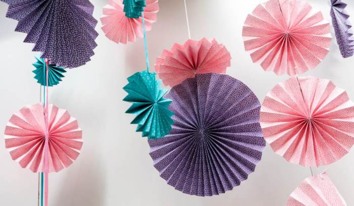 How to make a paper room decoration