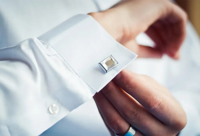 Men's white dress shirt for cufflinks